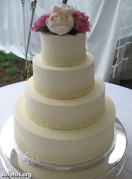 Bolo de casamento branco