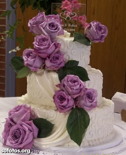 Bolo de casamento branco