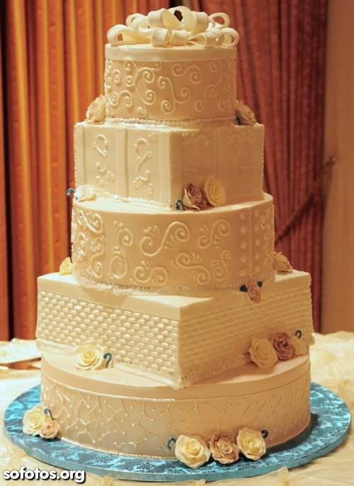 Bolo de casamento muito bonito