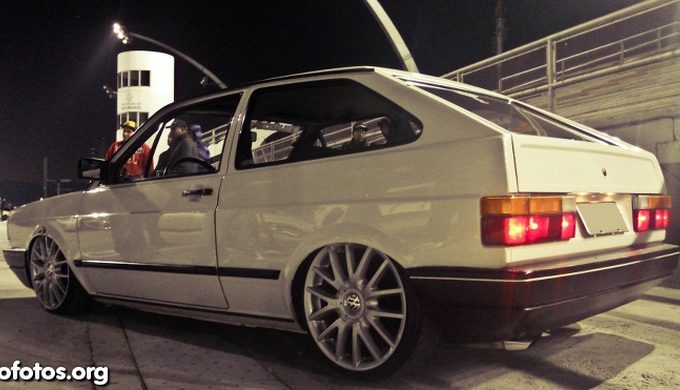 Gol quadrado azul com roda BBS
