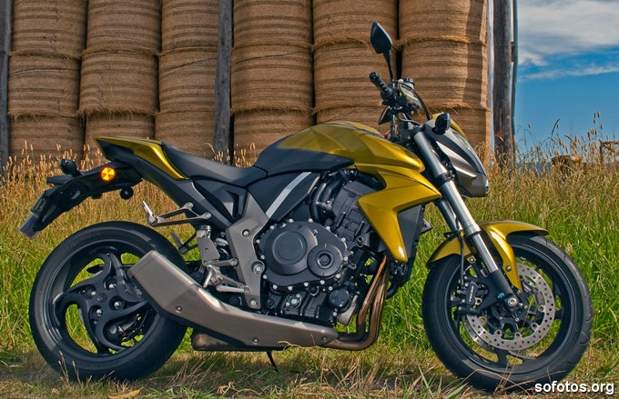 Honda CB 1000R 2009 Dourada