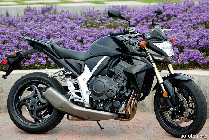 Honda CB 1000R 2011 Preta