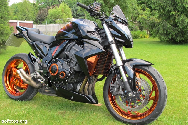 Honda CB 1000R Preta tunada