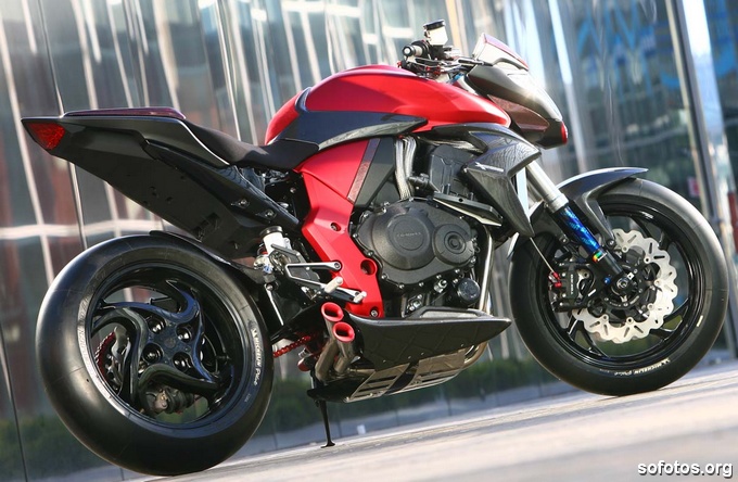 Honda CB 1000R Vermelha sem rabeta