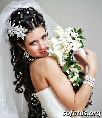 Penteado para noiva cabelo longo preto