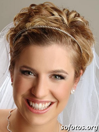 Penteados para noiva com tiara