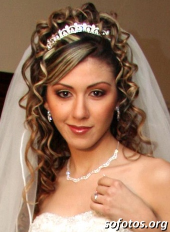 Penteados para noiva com tiara