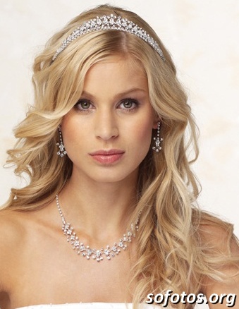 Tiara de noiva com cabelo solto
