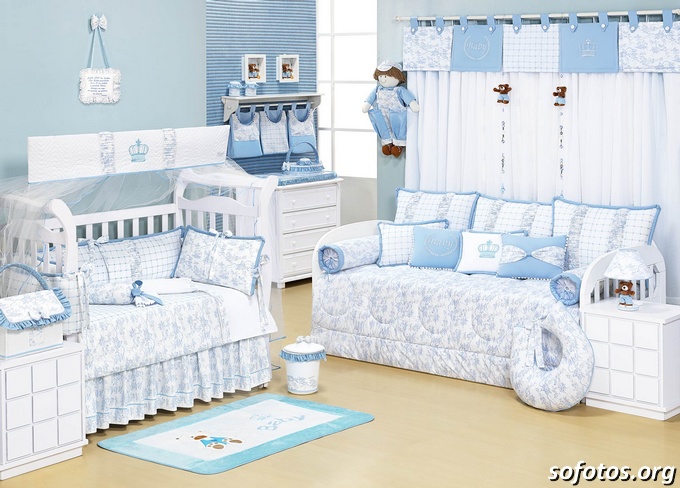 quarto de bebe azul e branco