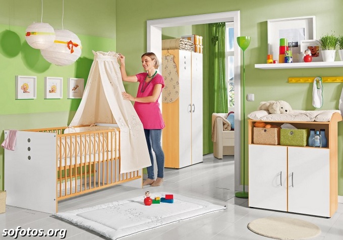 quarto de bebê verde