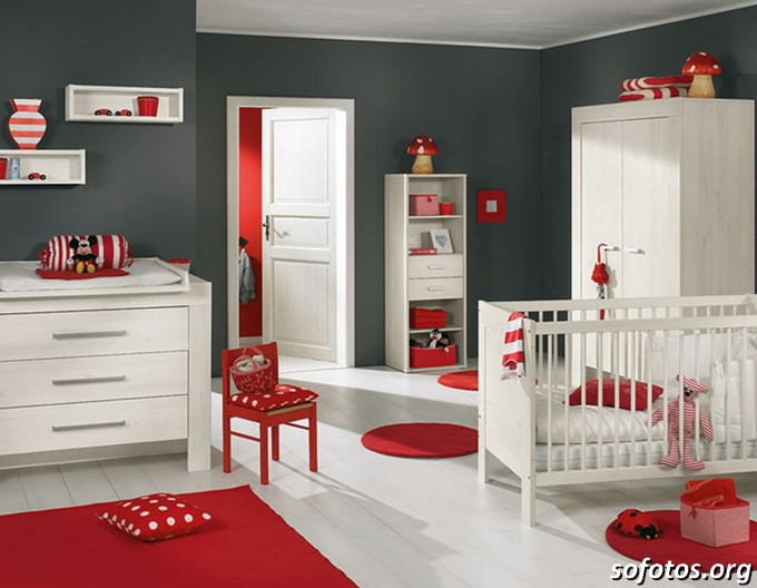 Quartos de bebe vermelho e branco