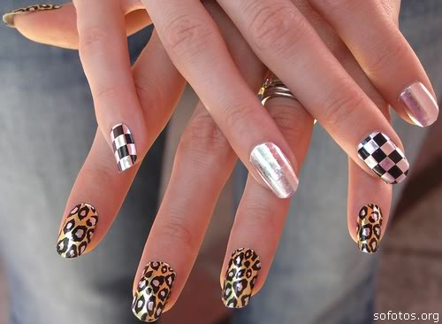 Unhas douradas